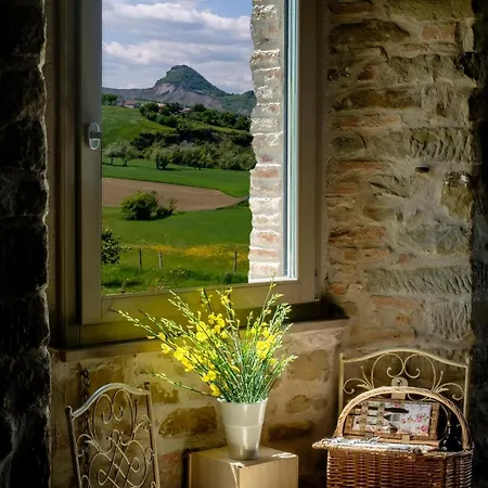 Palazzo Serre - Natura & Piscina * San Leo