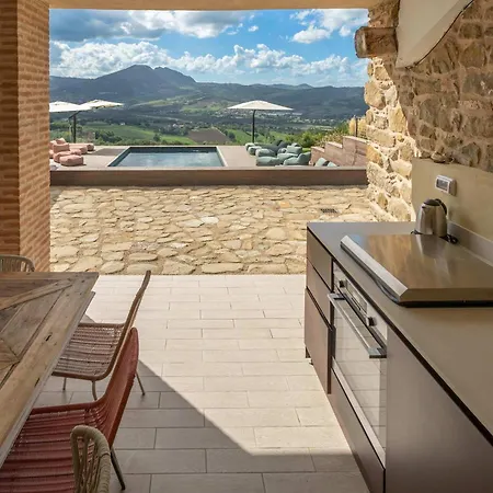 빌라 Palazzo Serre - Natura & Piscina
