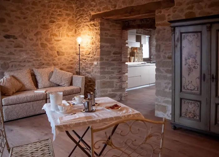 Palazzo Serre - Natura & Piscina San Leo