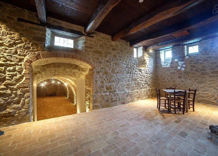 Palazzo Serre - Natura & Piscina San Leo