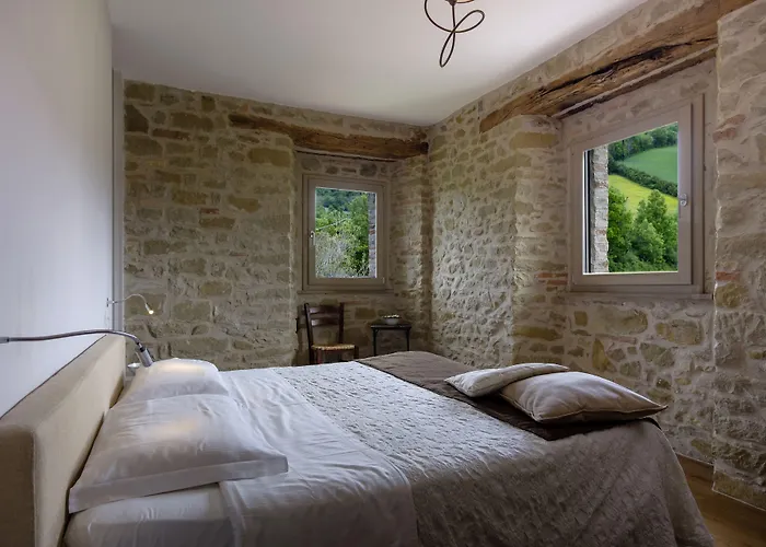 Palazzo Serre - Natura & Piscina San Leo