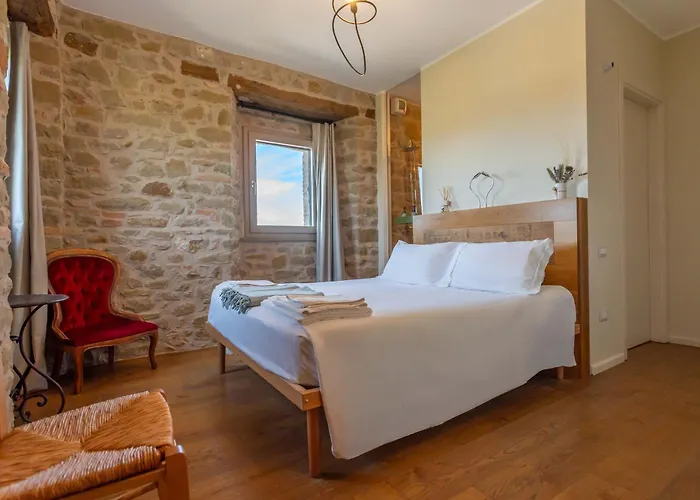 Palazzo Serre - Natura & Piscina San Leo