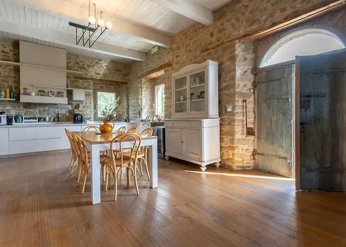 Palazzo Serre - Natura & Piscina * San Leo