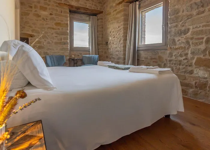 Palazzo Serre - Natura & Piscina * San Leo